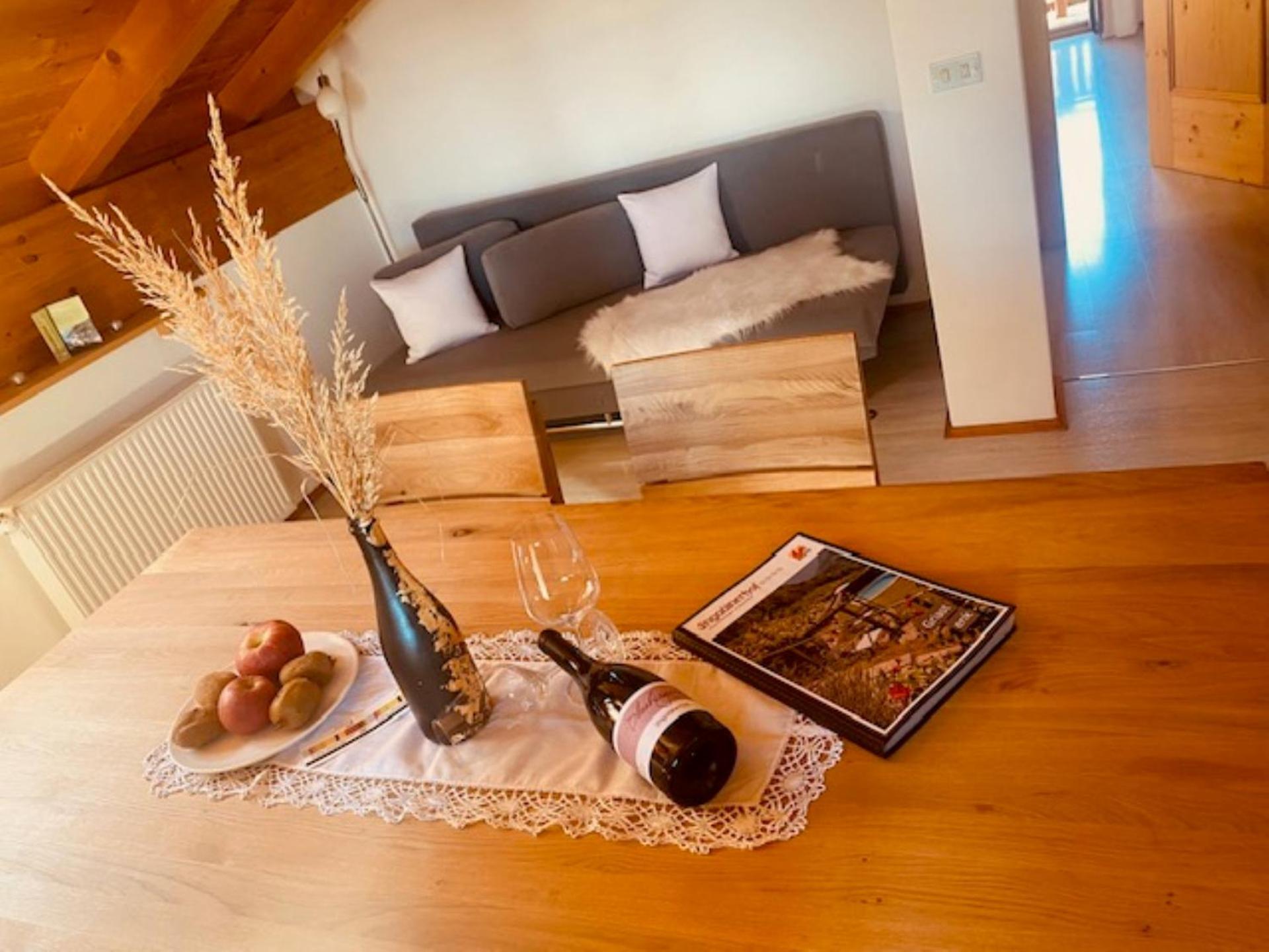 Engadiner Apartments & Wines مونتانا المظهر الخارجي الصورة