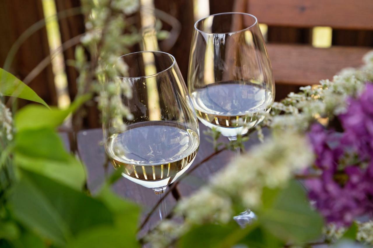 Engadiner Apartments & Wines مونتانا المظهر الخارجي الصورة