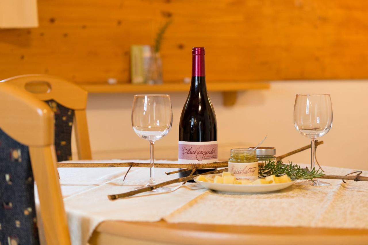 Engadiner Apartments & Wines مونتانا المظهر الخارجي الصورة
